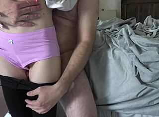 Bestial teenyboppers are taking off their shorts on Free Porn