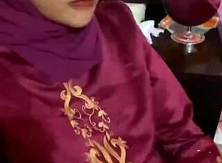Viral hijab colmek di kamar 19 years porn